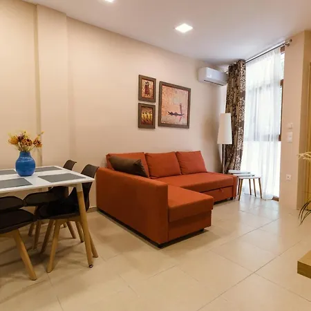 La Petit Maison Apartment *